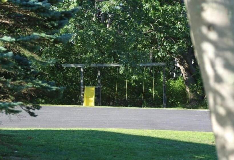 فندق Coastal Inn Kingfisher