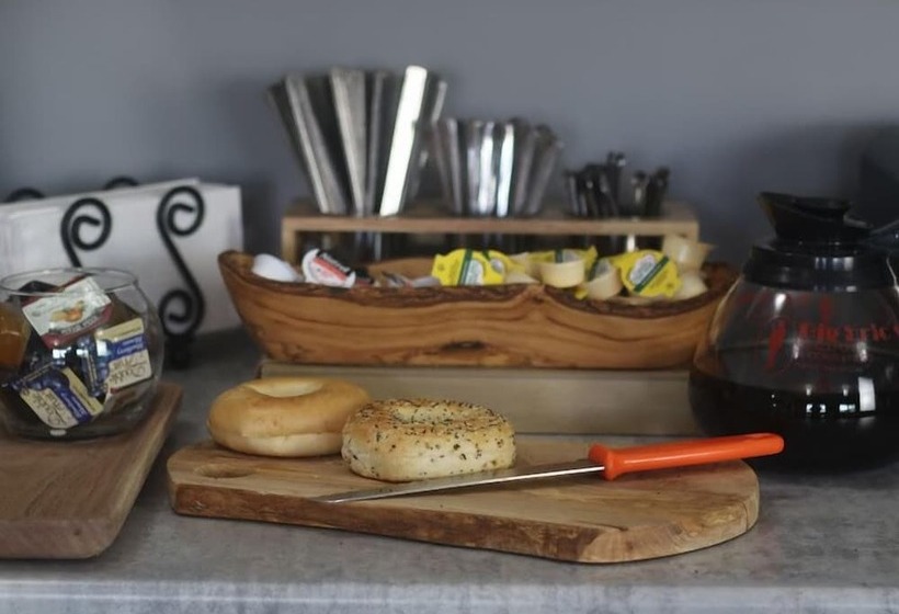 فندق Coastal Inn Kingfisher