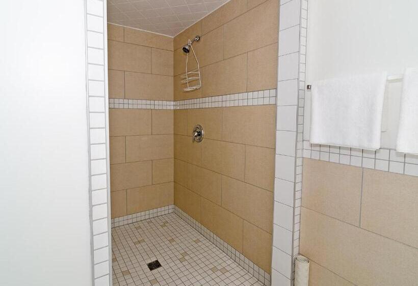 فندق Coastal Inn Kingfisher