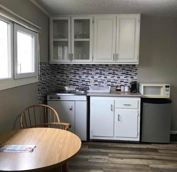 فندق Coastal Inn Kingfisher