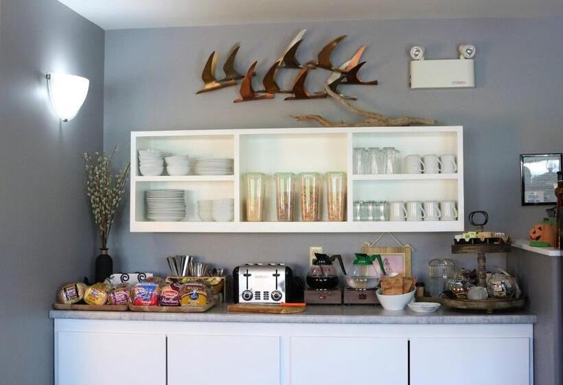 فندق Coastal Inn Kingfisher