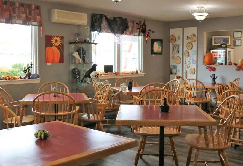 فندق Coastal Inn Kingfisher