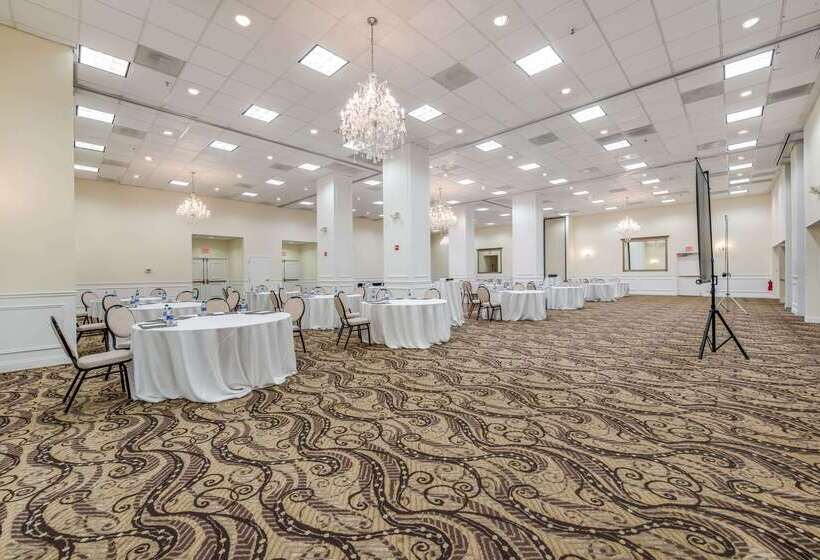 هتل Comfort Suites Chicago O Hare Airport