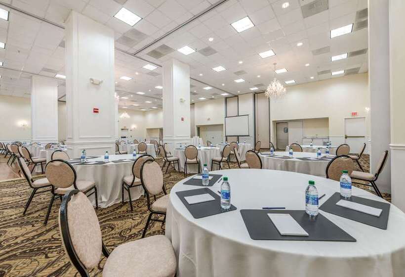 هتل Comfort Suites Chicago O Hare Airport