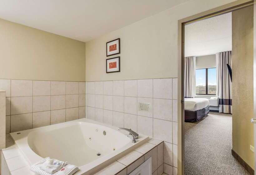 هتل Comfort Suites Chicago O Hare Airport