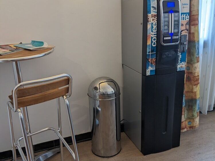 ホテル Hôtel Des Voyageurs