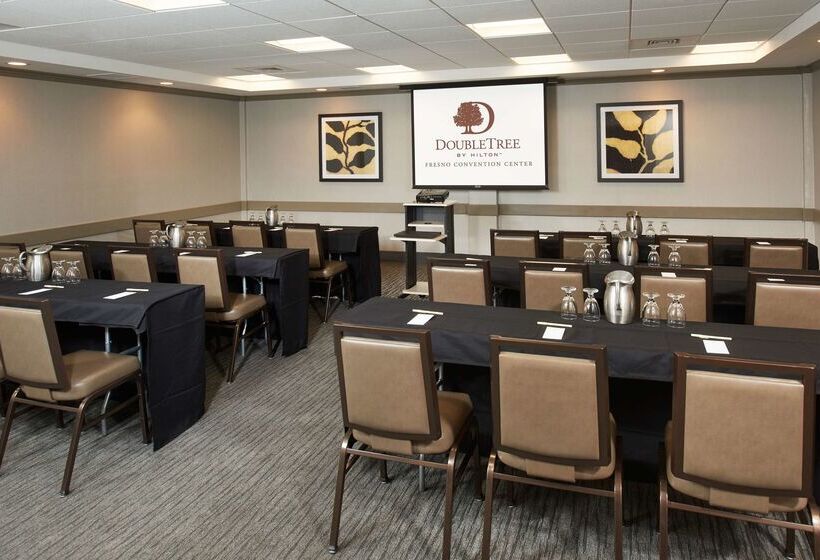 酒店 Doubletree By Hilton Fresno Convention Center
