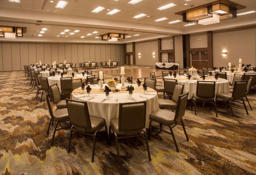 酒店 Doubletree By Hilton Fresno Convention Center