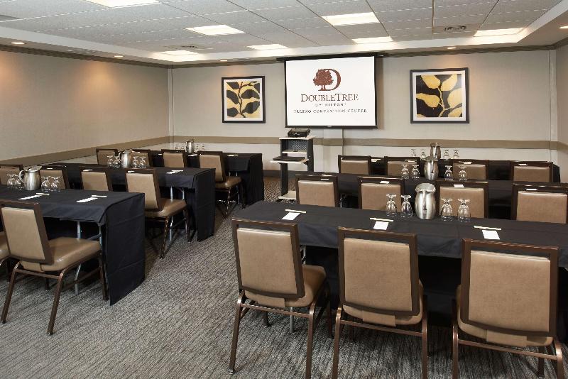 هتل Doubletree By Hilton Fresno Convention Center