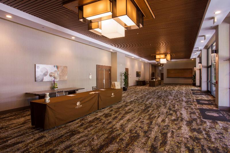 בית מלון כפרי Doubletree By Hilton Fresno Convention Center