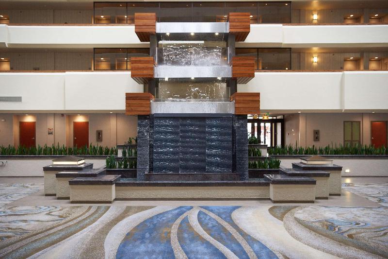 هتل Doubletree By Hilton Fresno Convention Center