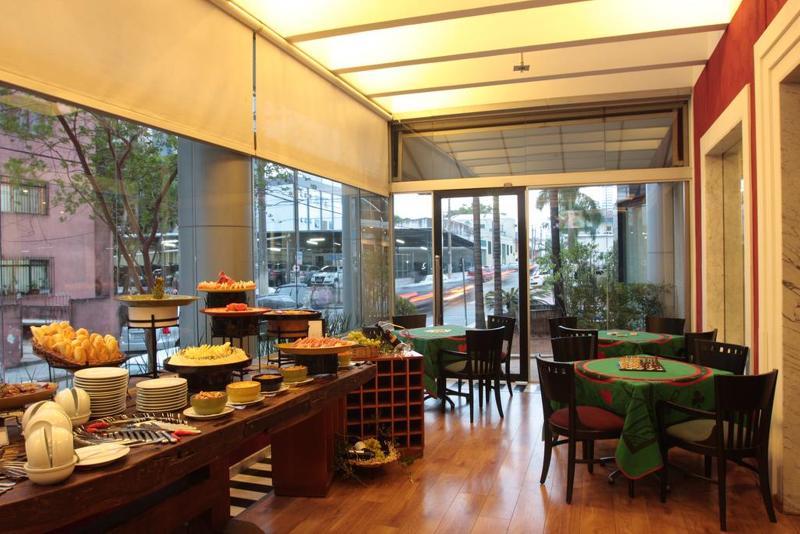 ホテル Estanplaza International