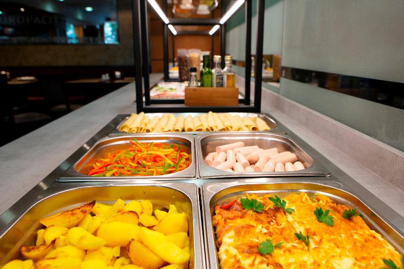 בית מלון כפרי Art City Inn