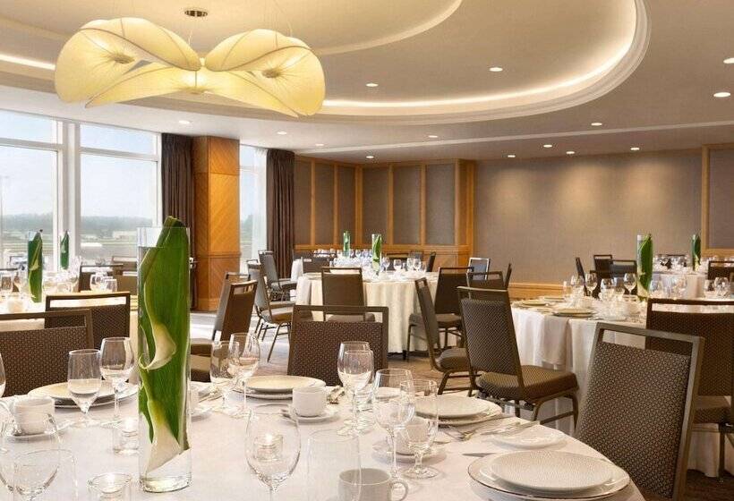 فندق Fairmont Vancouver Airport Interminal