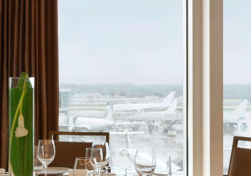 فندق Fairmont Vancouver Airport Interminal