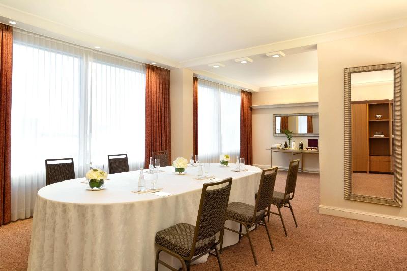 فندق Fairmont Vancouver Airport Interminal