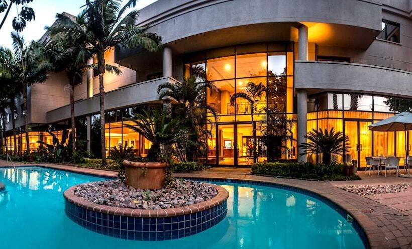 هتل Garden Court Hatfield