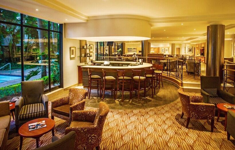 هتل Garden Court Hatfield