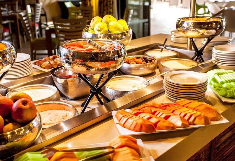 هتل Garden Court Hatfield