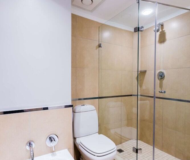 هتل Garden Court Hatfield