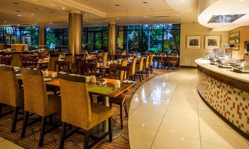 هتل Garden Court Hatfield