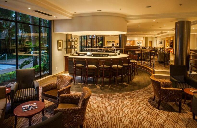 هتل Garden Court Hatfield