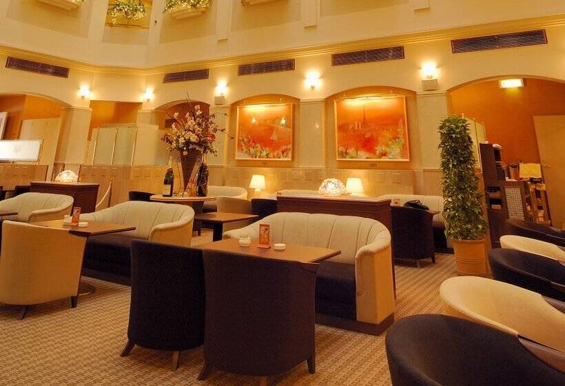 Отель Ginza Creston