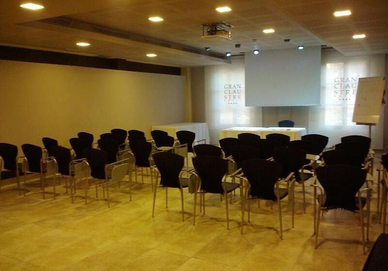 ホテル Gran Claustre Restaurant & Spa