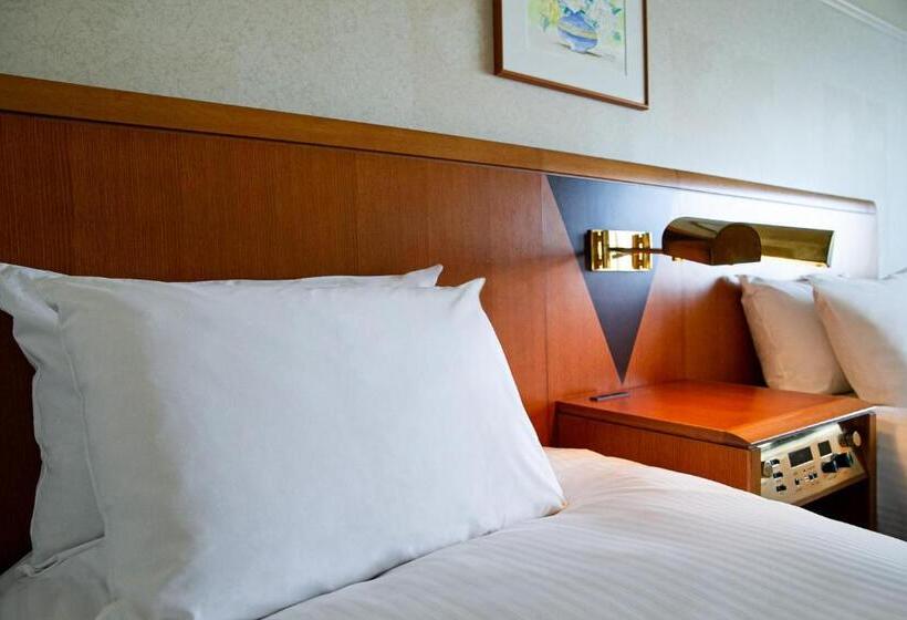 בית מלון כפרי Grand Mercure Sapporo Odori Park