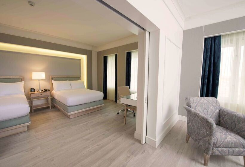 בית מלון כפרי Hilton Colon Guayaquil