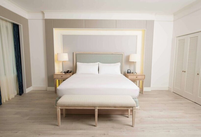 בית מלון כפרי Hilton Colon Guayaquil