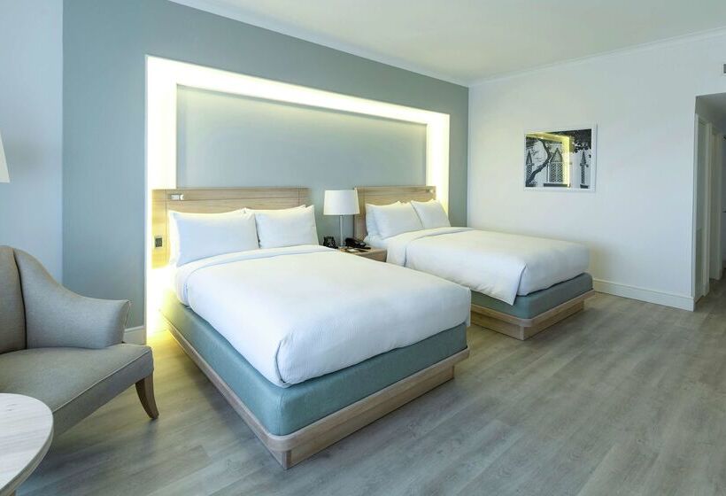 בית מלון כפרי Hilton Colon Guayaquil