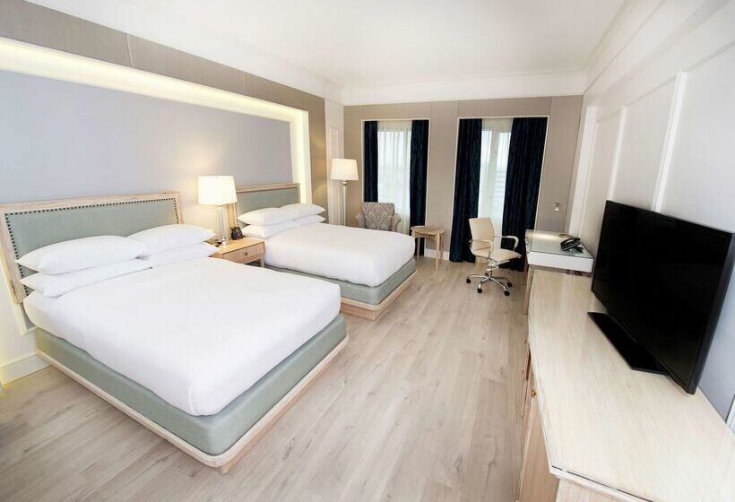 בית מלון כפרי Hilton Colon Guayaquil