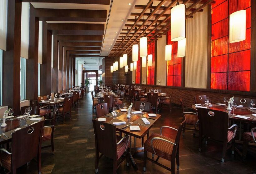 בית מלון כפרי Hilton Colon Guayaquil