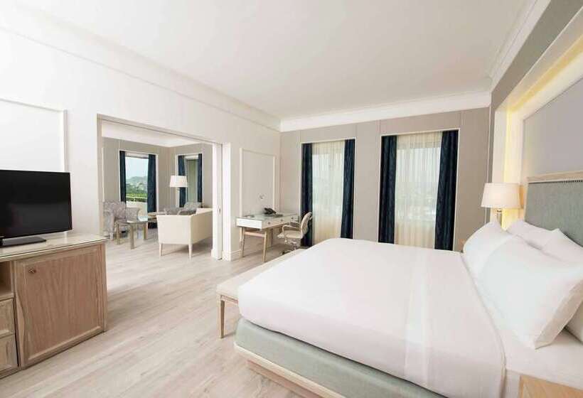 בית מלון כפרי Hilton Colon Guayaquil