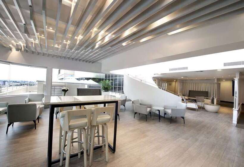 בית מלון כפרי Hilton Colon Guayaquil