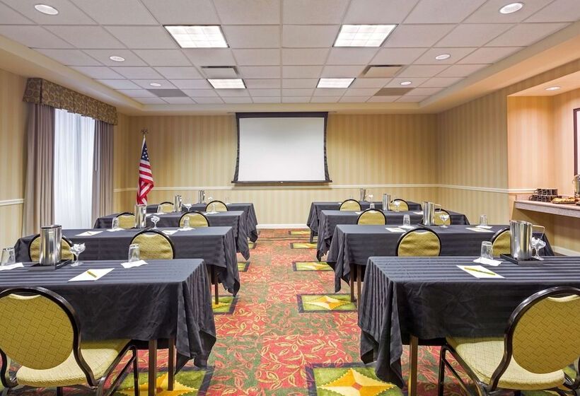 호텔 Hilton Garden Inn Saratoga Springs