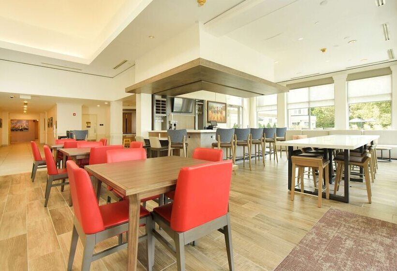 호텔 Hilton Garden Inn Saratoga Springs