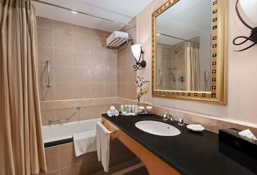 هتل Hilton Salalah Resort