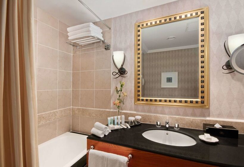 هتل Hilton Salalah Resort