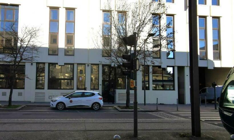 هتل Hôtel Life Bordeaux Gare   Bg