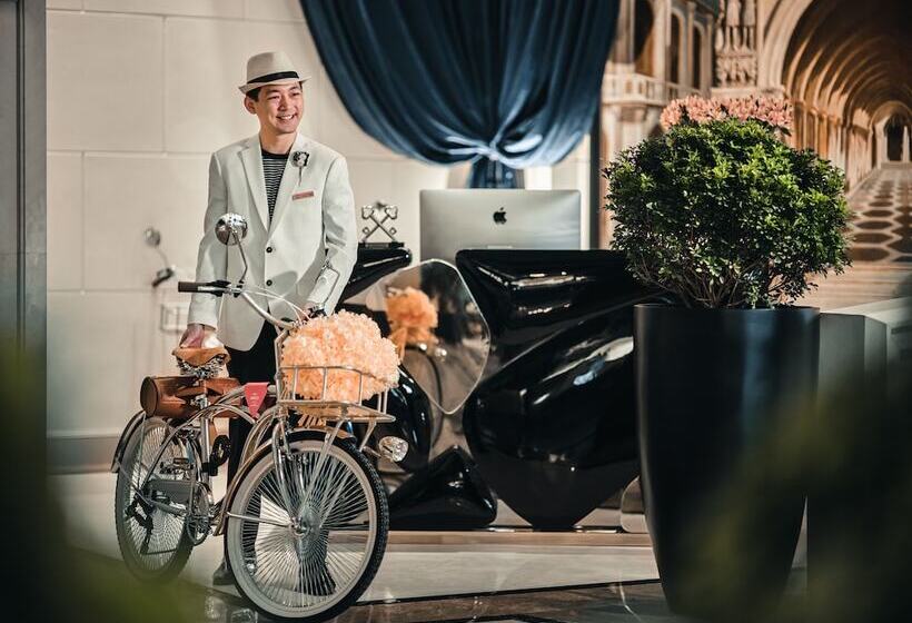 Отель Indigo Shenzhen Overseas Chinese Town, An Ihg