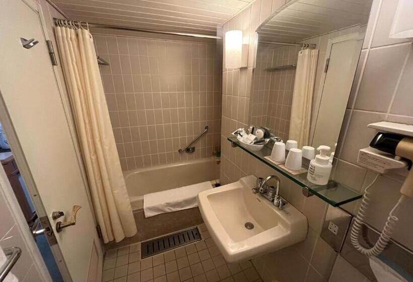 בית מלון כפרי Jasmac Plaza