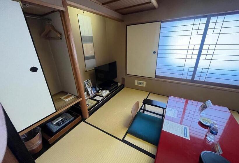 בית מלון כפרי Jasmac Plaza