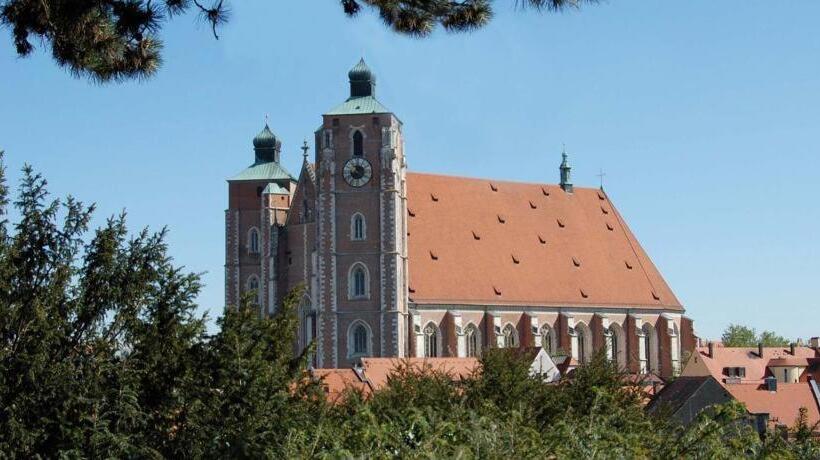 בית מלון כפרי Kult