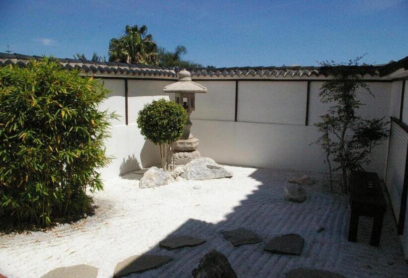 Отель La Luna Blanca