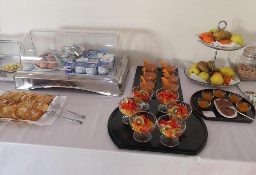 Отель La Luna Blanca