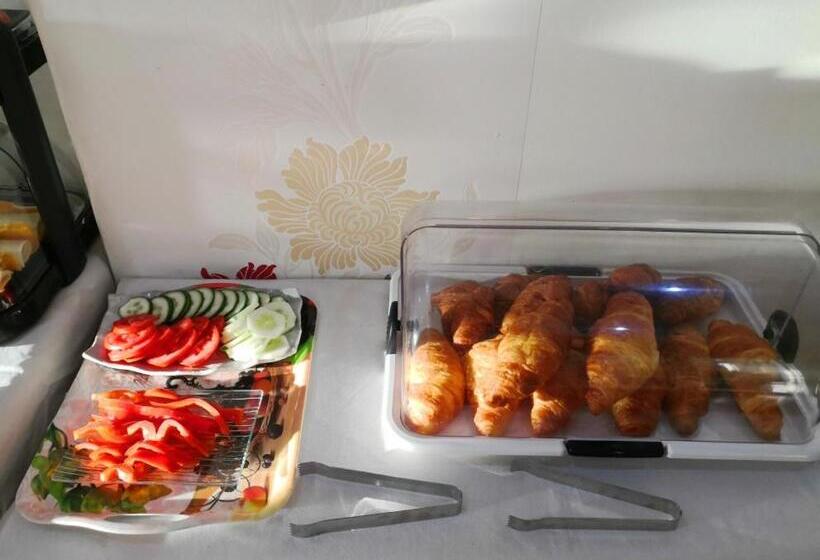 Отель La Luna Blanca