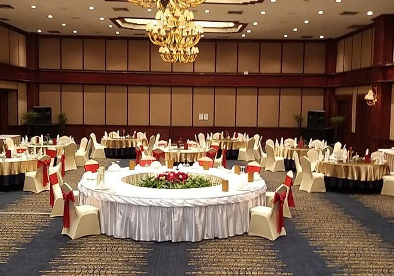 Отель Lao Plaza