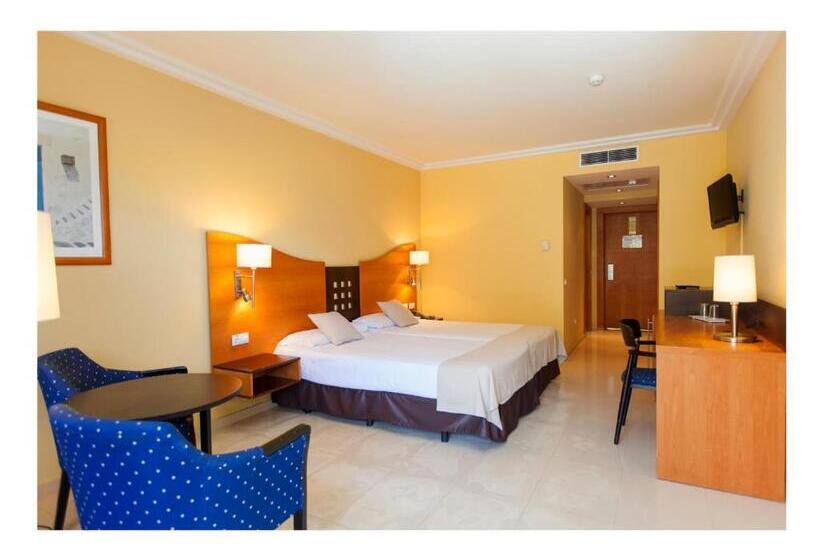 ホテル LIVVO Costa Taurito & Aquapark